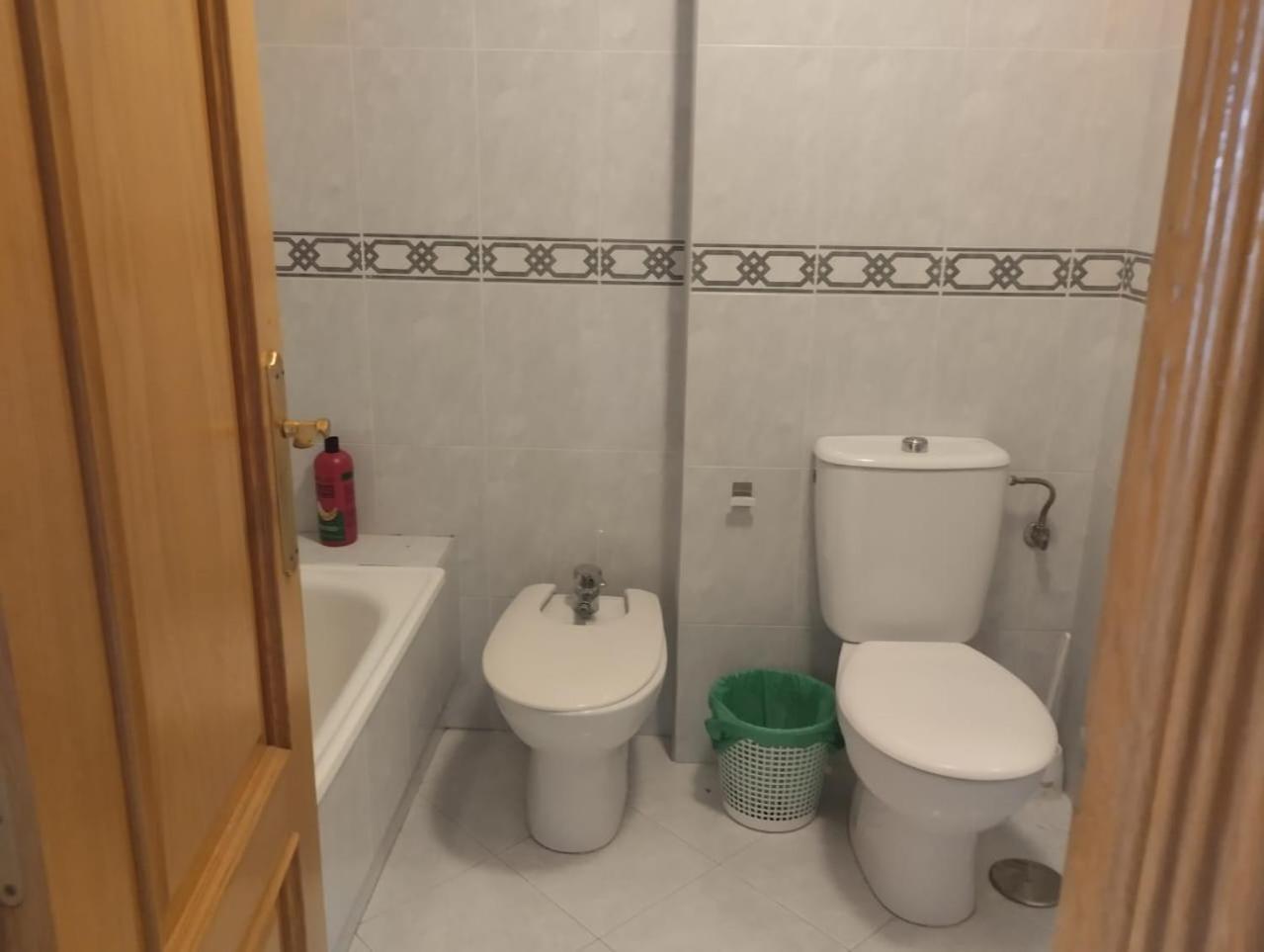 Spacious Room With Private Key And Wifi Granada Exterior photo